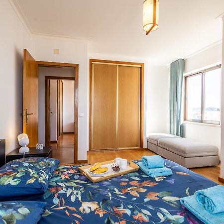 Beachfront 3Bdr Apt On Marginal Boulevard São Martinho do Porto Dış mekan fotoğraf