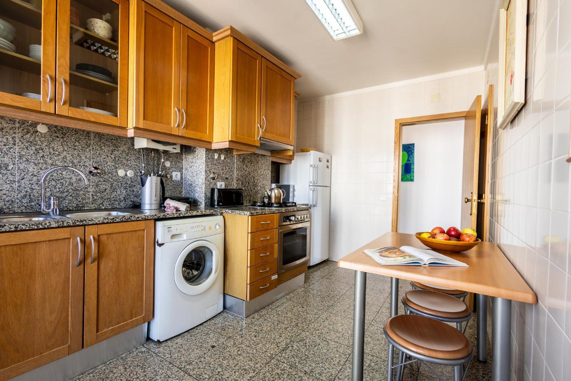 Beachfront 3Bdr Apt On Marginal Boulevard São Martinho do Porto Dış mekan fotoğraf