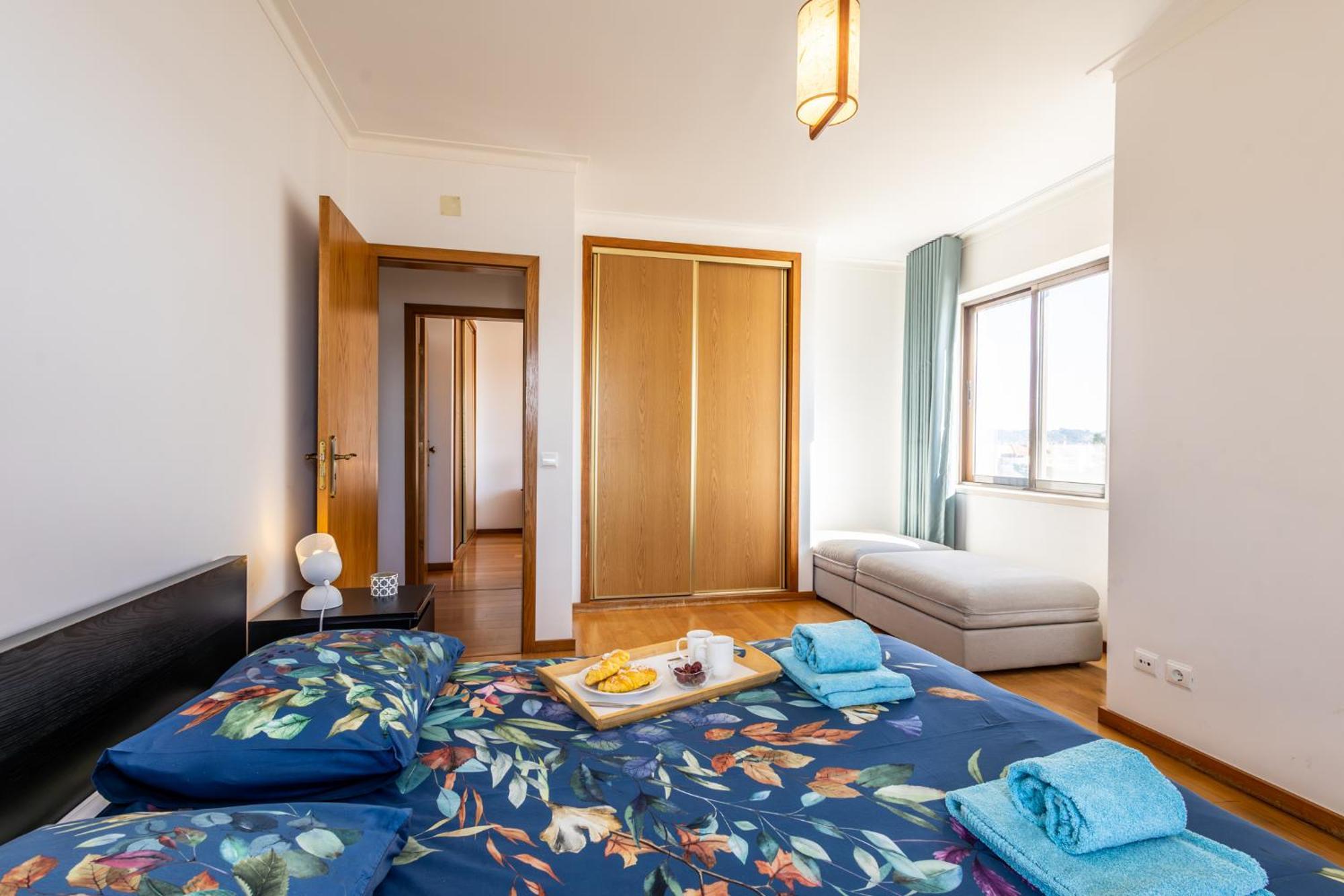 Beachfront 3Bdr Apt On Marginal Boulevard São Martinho do Porto Dış mekan fotoğraf
