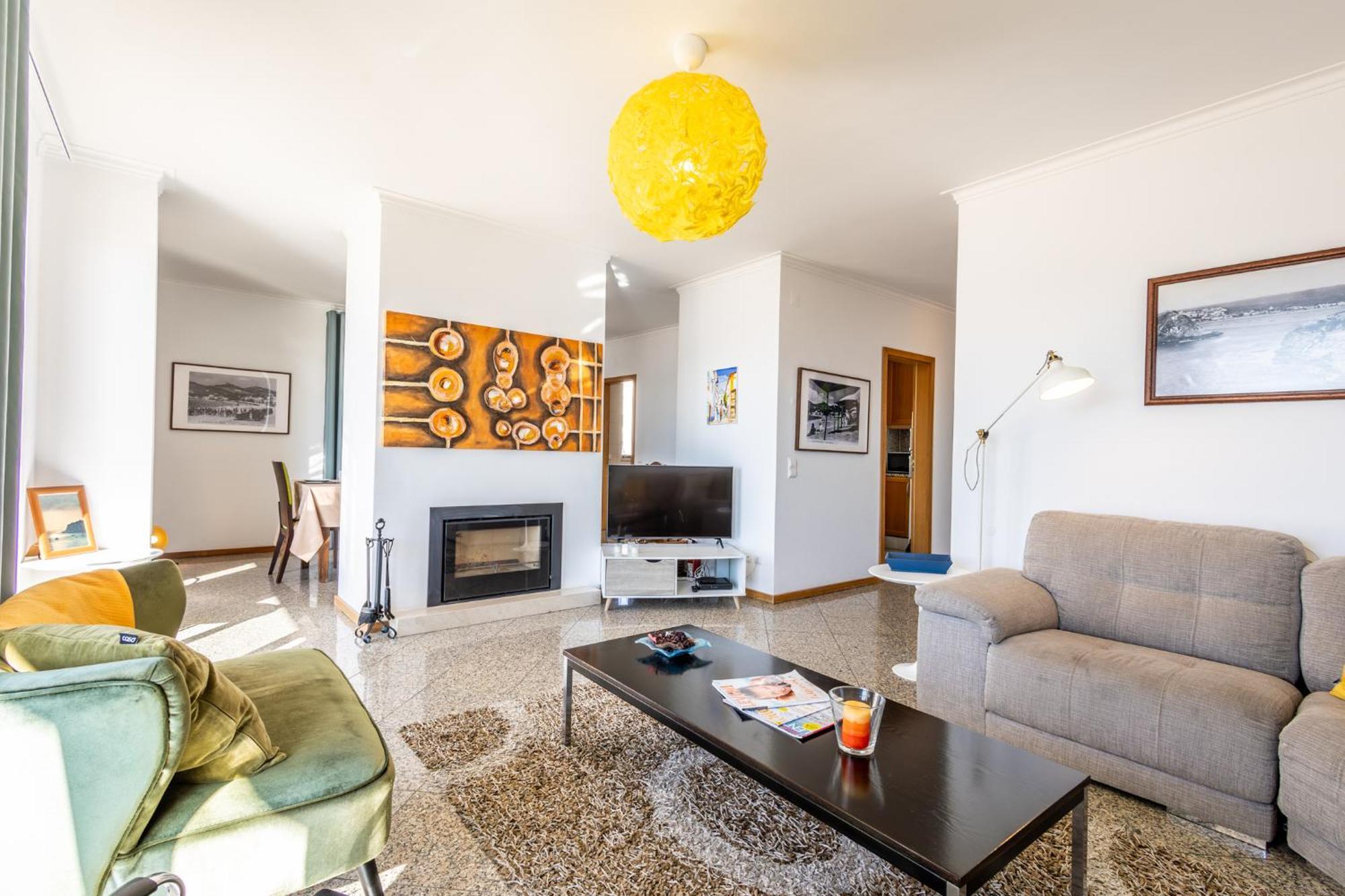 Beachfront 3Bdr Apt On Marginal Boulevard São Martinho do Porto Dış mekan fotoğraf