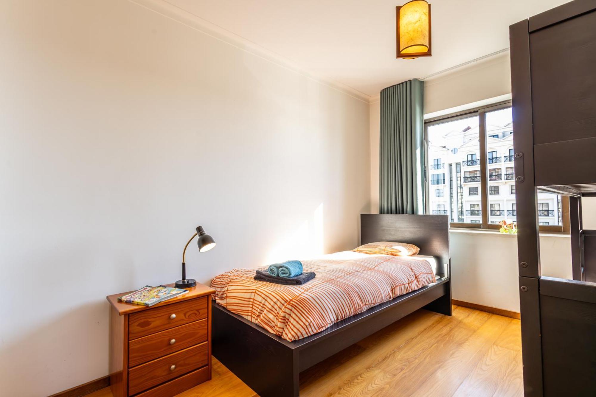 Beachfront 3Bdr Apt On Marginal Boulevard São Martinho do Porto Dış mekan fotoğraf