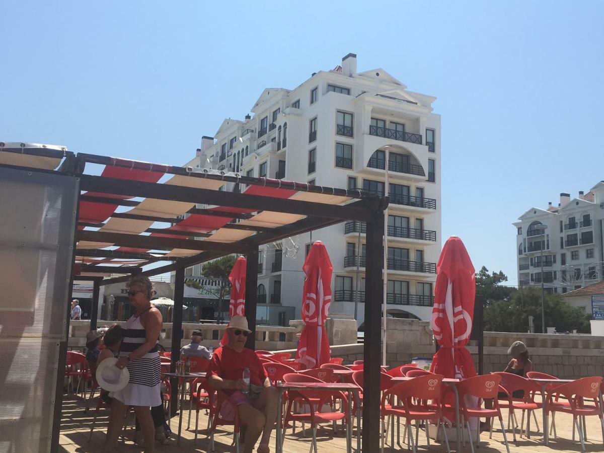 Beachfront 3Bdr Apt On Marginal Boulevard São Martinho do Porto Dış mekan fotoğraf